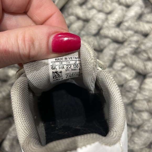 Toddler adidas 6c - Picture 2 of 2